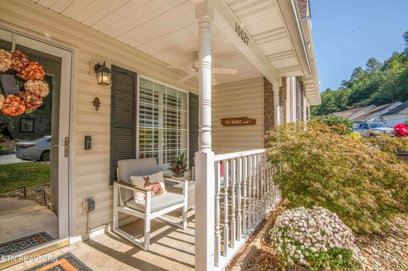 10027 Dayflower Way, Knoxville, TN 37932