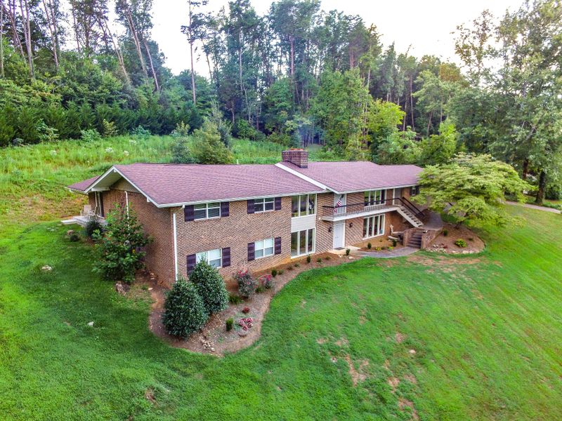 10028 Tan Rara Dr, Knoxville, TN 37922