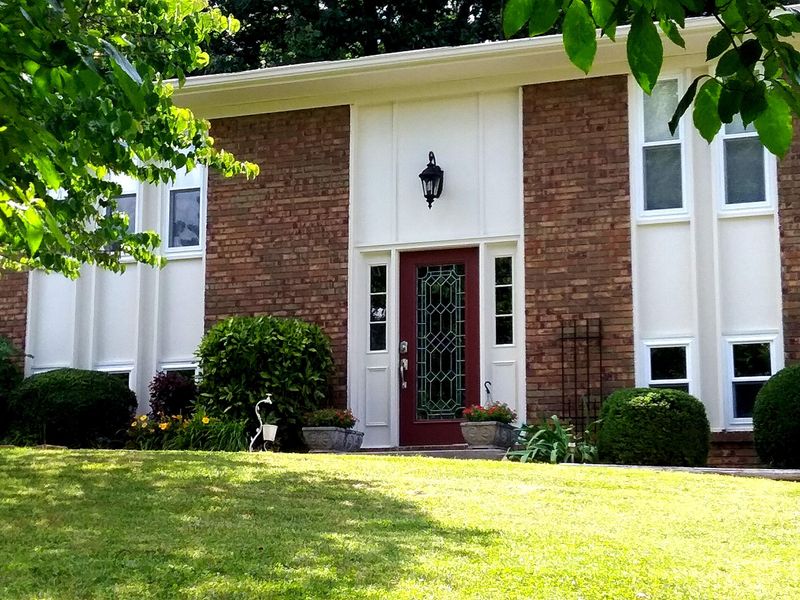 10029 Pitch Pine Dr, Powell, TN 37849