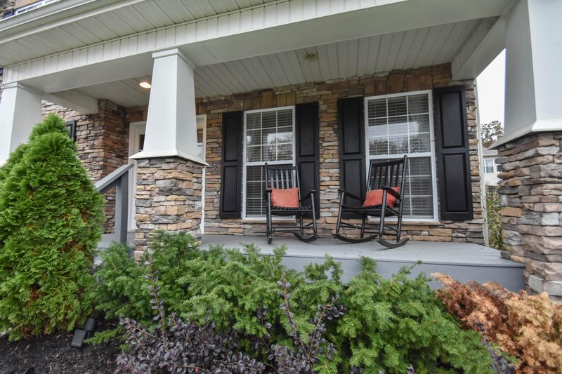 10033 Noah Ln, Knoxville, TN 37932