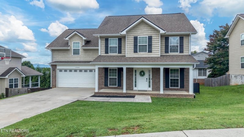1004 Brooklyn Ln, Maryville, TN 37804