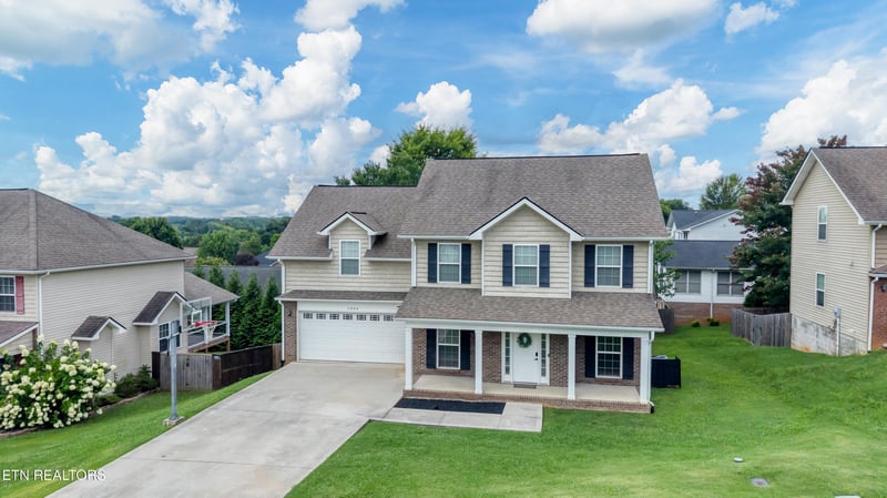 1004 Brooklyn Ln, Maryville, TN 37804