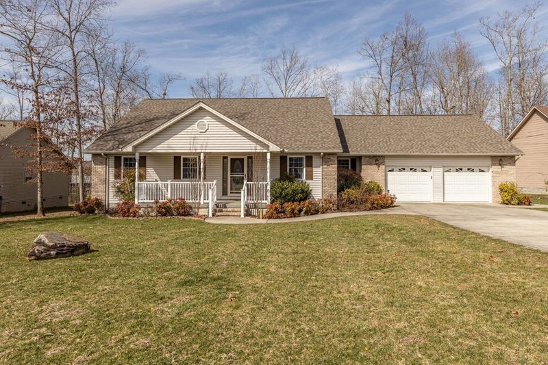 1004 Huron Dr, Crossville, TN 38572