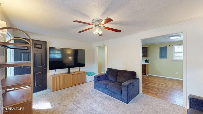 1004 Lincoln Dr, Madisonville, TN 37354