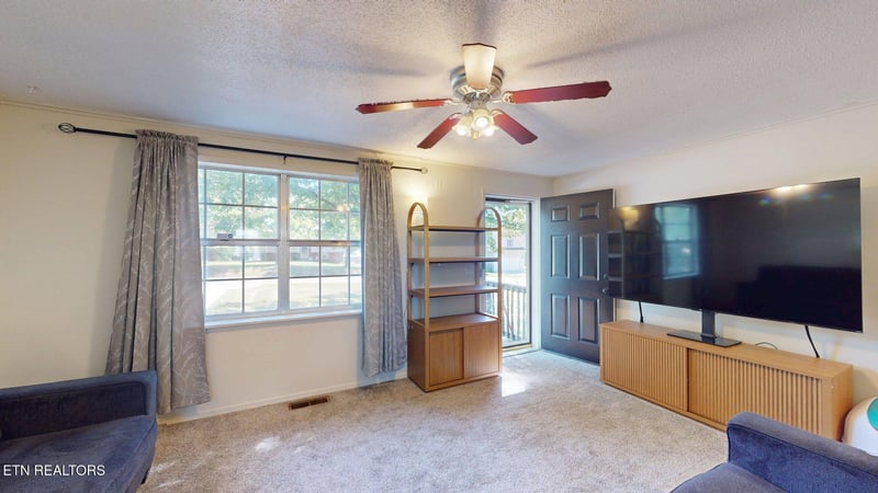 1004 Lincoln Dr, Madisonville, TN 37354