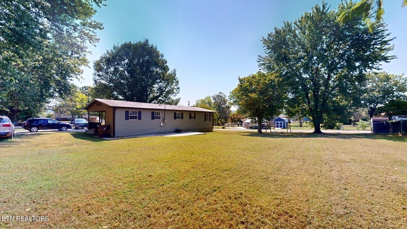 1004 Lincoln Dr, Madisonville, TN 37354