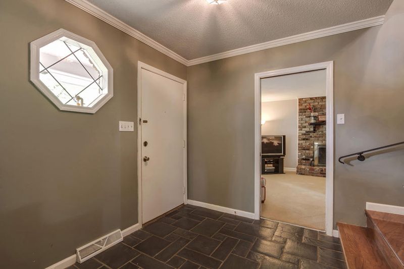 1004 Roderick Rd, Knoxville, TN 37923