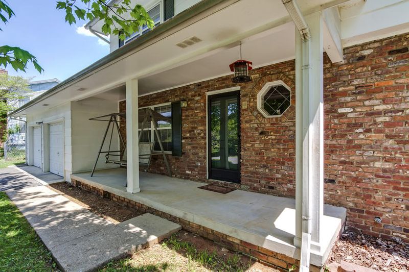 1004 Roderick Rd, Knoxville, TN 37923
