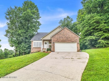 1004 Sugar Creek Ln, Knoxville, TN 37920