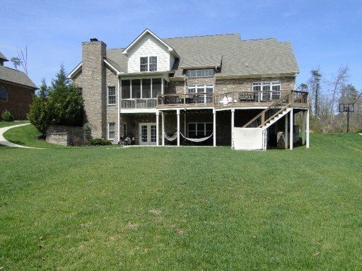 10040 Fox Cove Rd, Knoxville, TN 37922