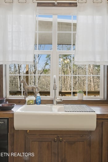 1005 Freda Ln, Friendsville, TN 37737