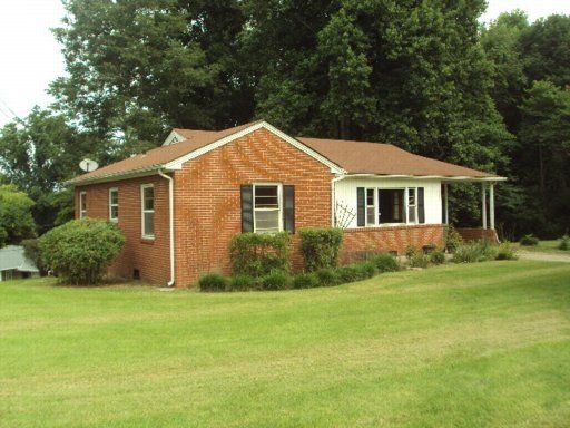 1005 Tip Top Cir, Morristown, TN 37814