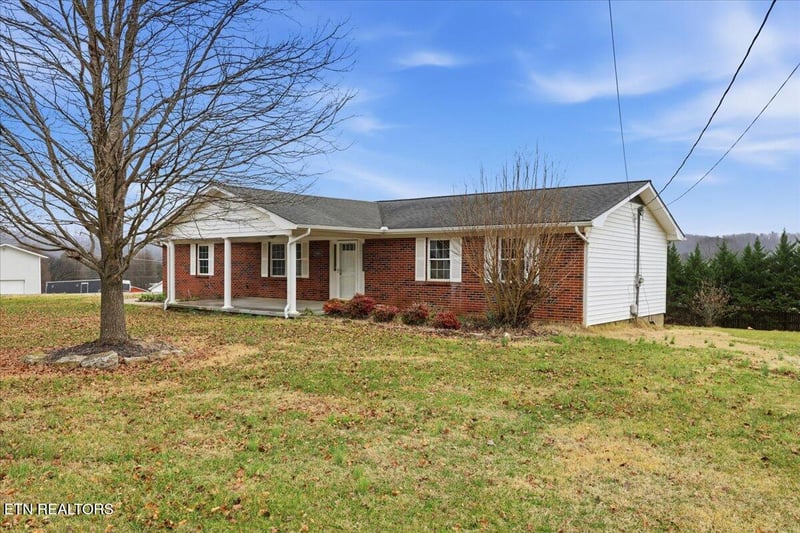 10050 Rutledge Pike, Corryton, TN 37721