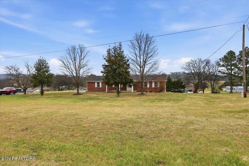 10050 Rutledge Pike, Corryton, TN 37721