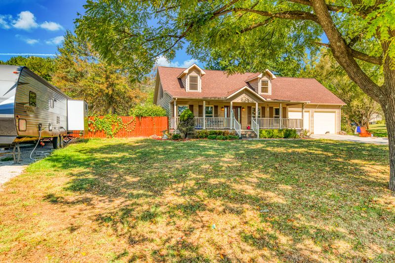 1006 Butter & Egg Rd, Jacksboro, TN 37757