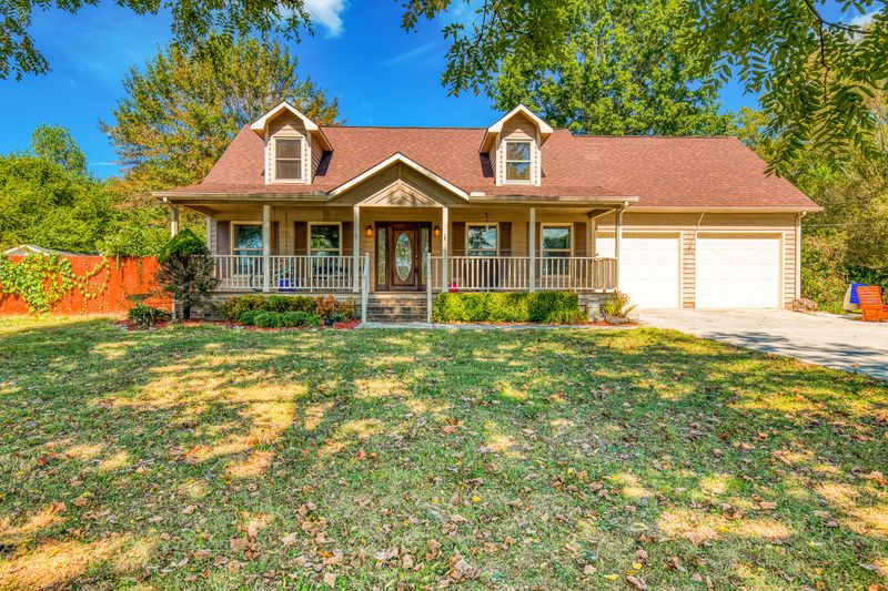 1006 Butter & Egg Rd, Jacksboro, TN 37757