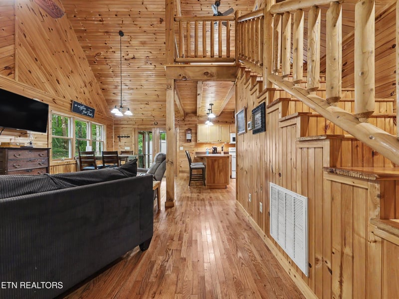 1006 Dry Valley Rd, Townsend, TN 37882