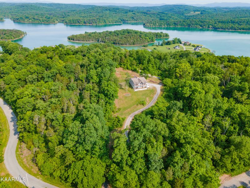1006 Lakeview Dr, Sharps Chapel, TN 37866