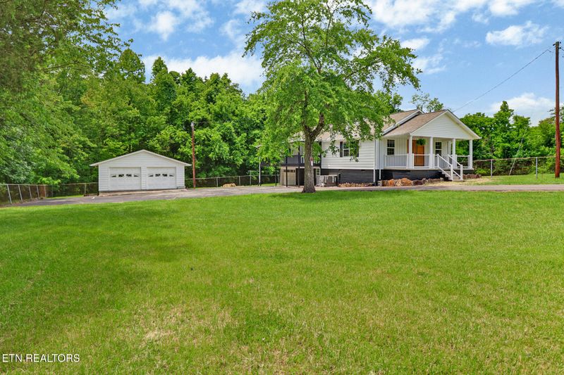 1006 Ruritan Rd, Harriman, TN 37748