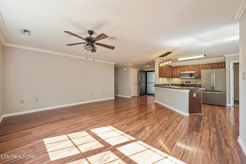 1006 Stones Throw Ln, Sevierville, TN 37876
