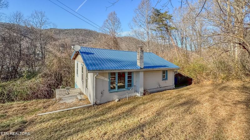 1006 W Elm St, Lafollette, TN 37766
