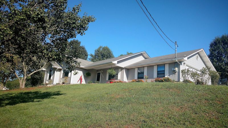 1007 Bradley Ct, Kodak, TN 37764