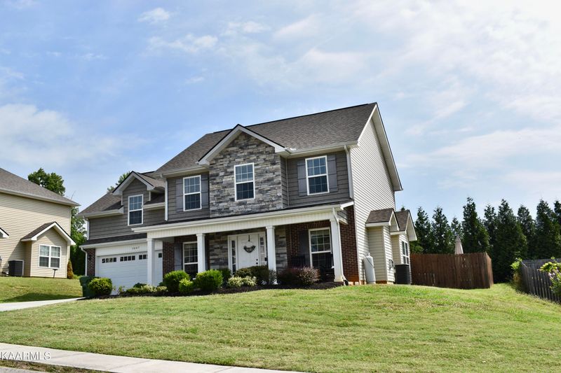 1007 Brooklyn Ln, Maryville, TN 37804