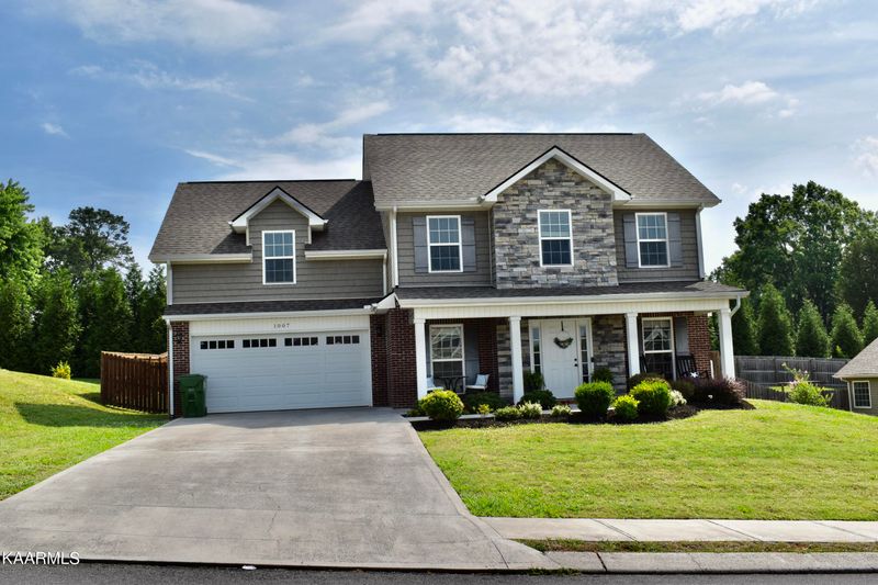 1007 Brooklyn Ln, Maryville, TN 37804