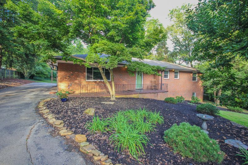 1007 S Chilhowee Dr, Knoxville, TN 37914