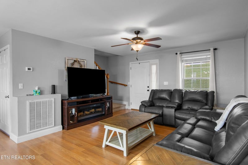 1007 W Kentucky Ave, Lafollette, TN 37766