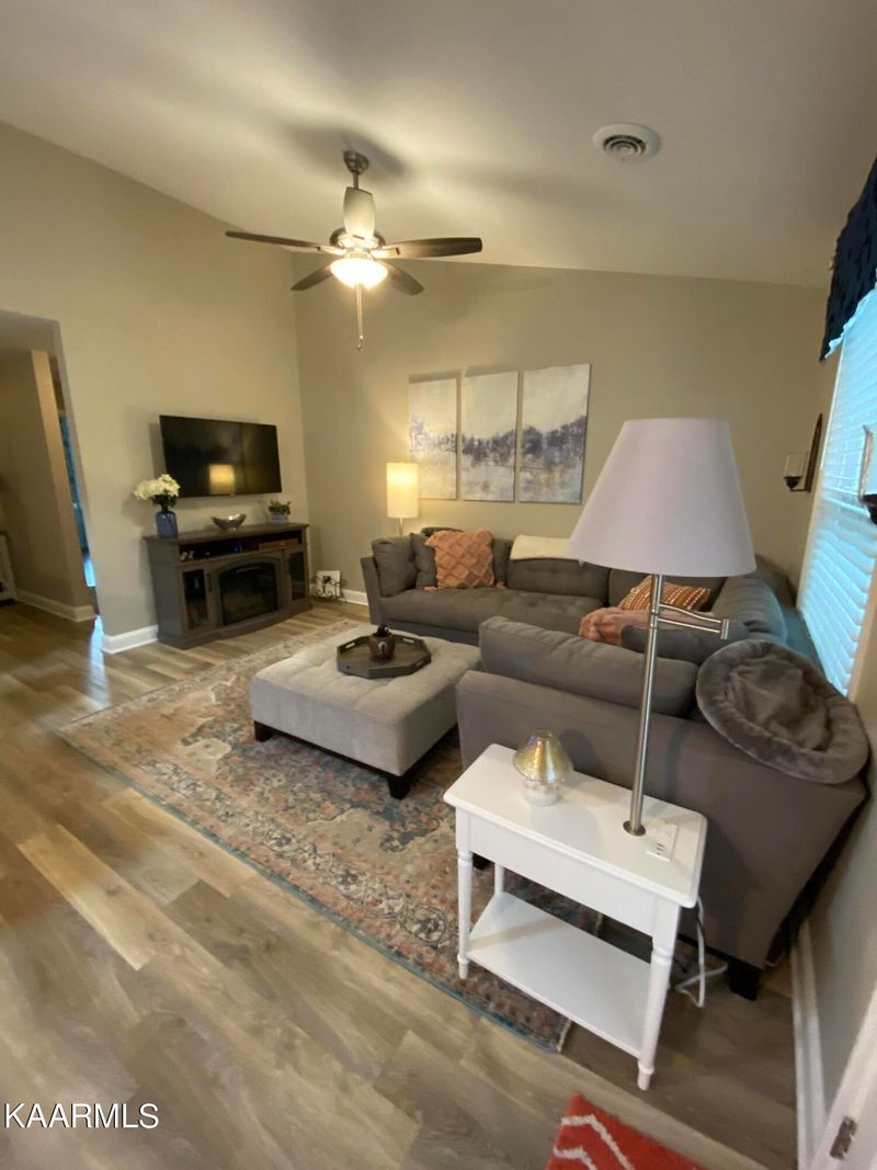 10070 Gate Post Way, Knoxville, TN 37931
