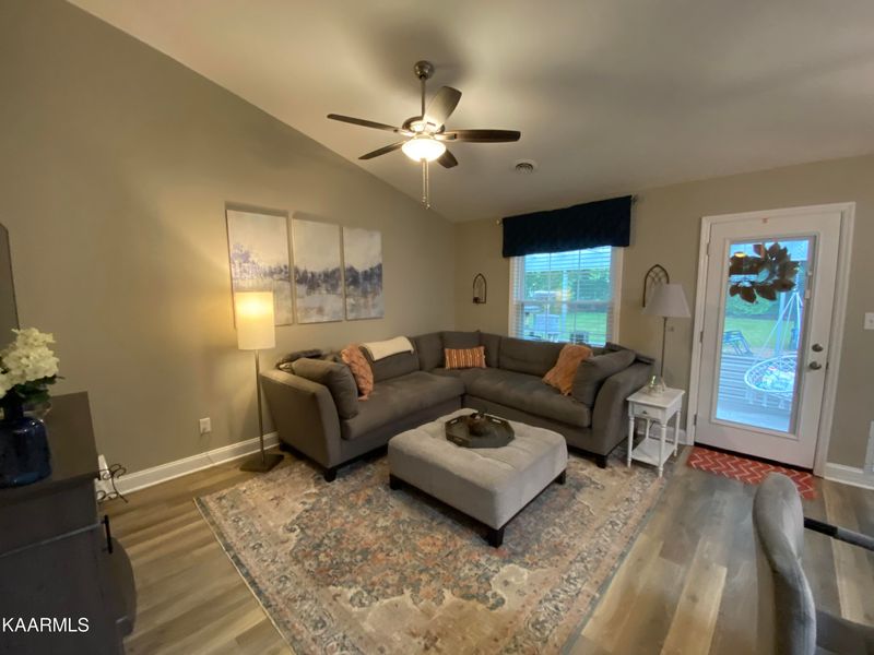 10070 Gate Post Way, Knoxville, TN 37931