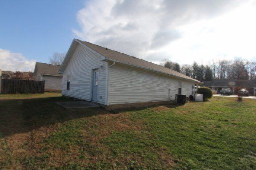 1008 Berry Trail Dr, Sevierville, TN 37862