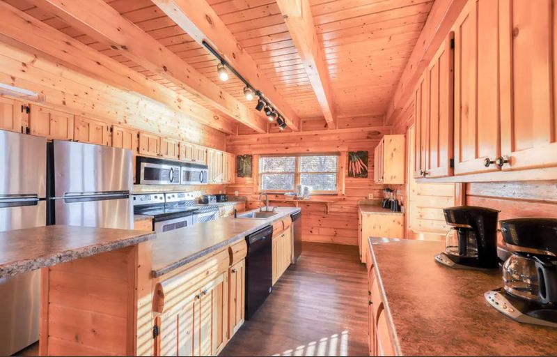 1008 Cricket Wood Way, Sevierville, TN 37862