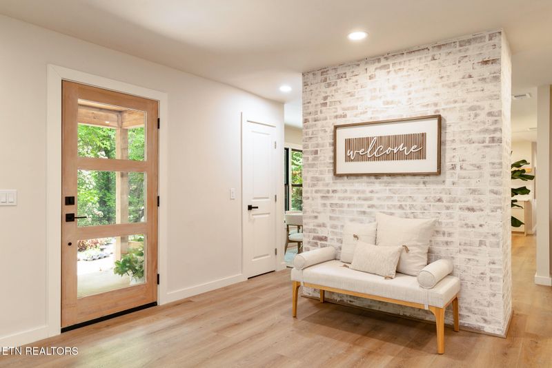 1008 Glades Rd, Gatlinburg, TN 37738