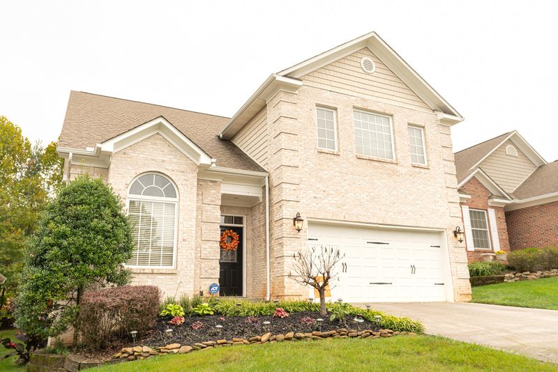 1008 Gothic Manor Ln, Knoxville, TN 37923