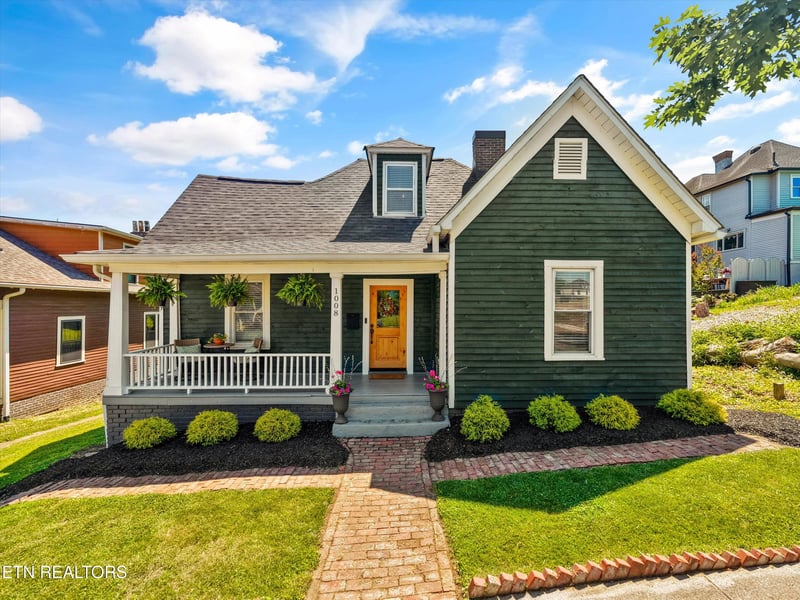 1008 Gratz St, Knoxville, TN 37917