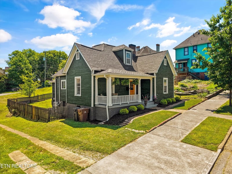 1008 Gratz St, Knoxville, TN 37917