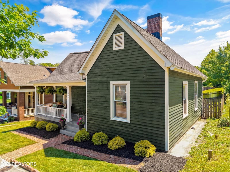 1008 Gratz St, Knoxville, TN 37917