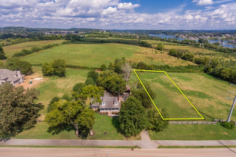 1008 Mcfee Rd, Knoxville, TN 37934
