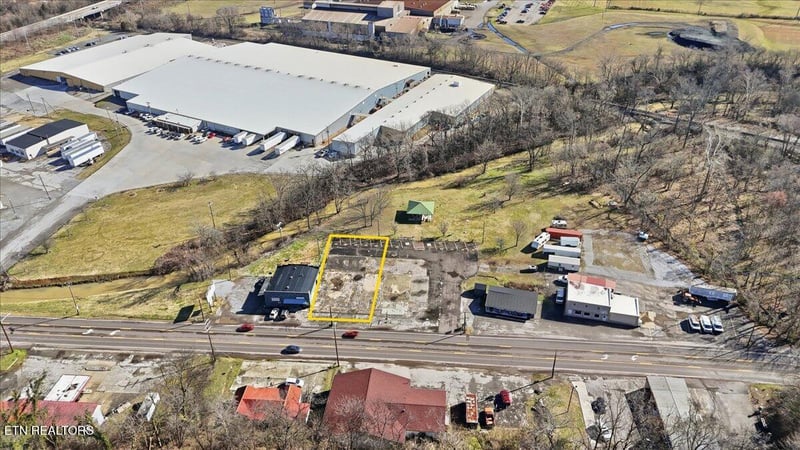 1008 N Main St, Sweetwater, TN 37874