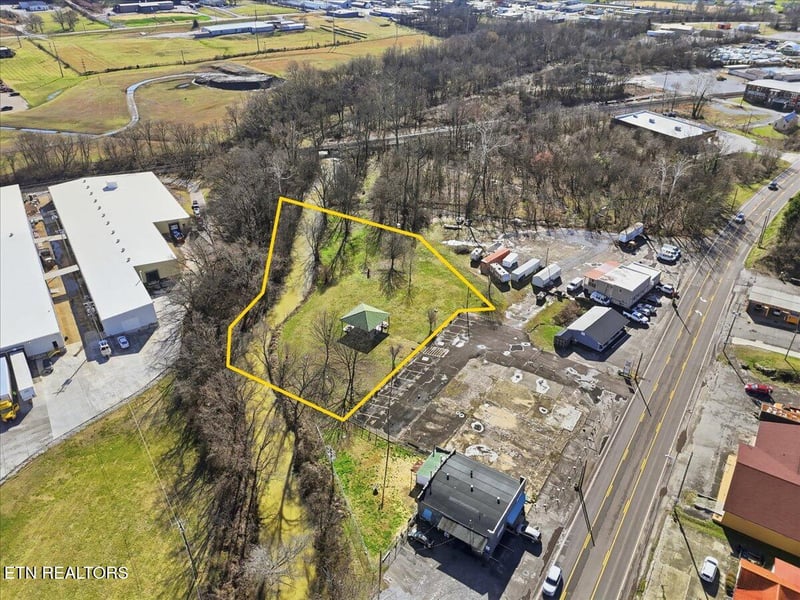 1008 N Main St, Sweetwater, TN 37874