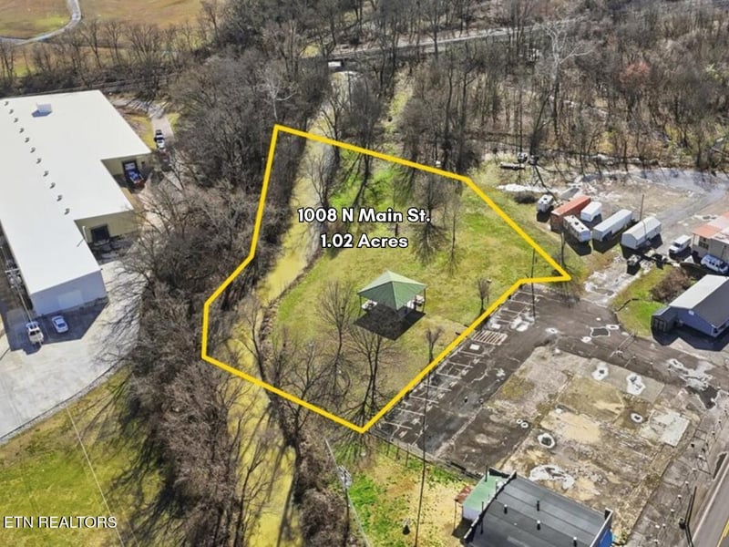 1008 N Main St, Sweetwater, TN 37874