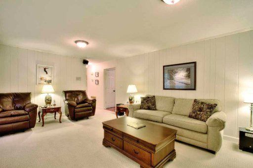 1008 Viking Dr, Knoxville, TN 37932