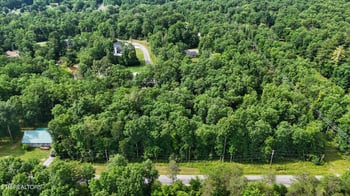 1008 War Eagle Dr, Crossville, TN 38572