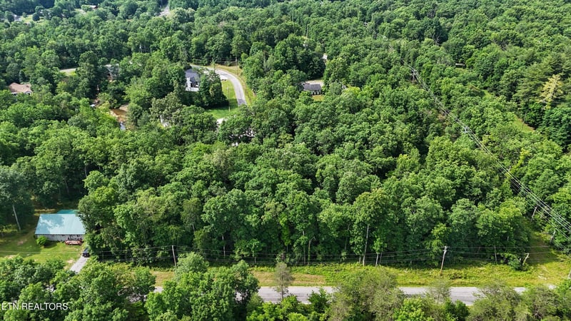 1008 War Eagle Dr, Crossville, TN 38572