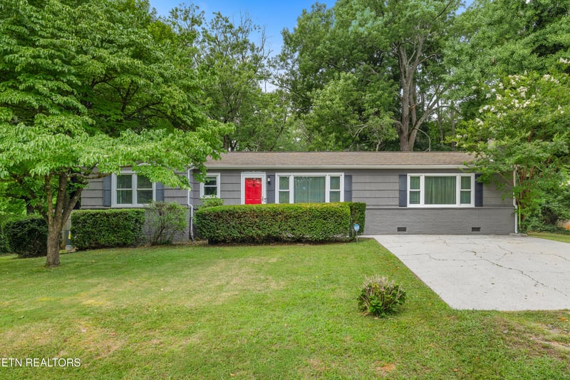 1009 Bardill Ln, Knoxville, TN 37919