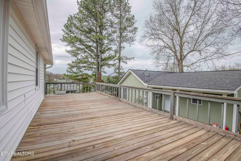 1009 E 1st Ave, Lenoir City, TN 37771