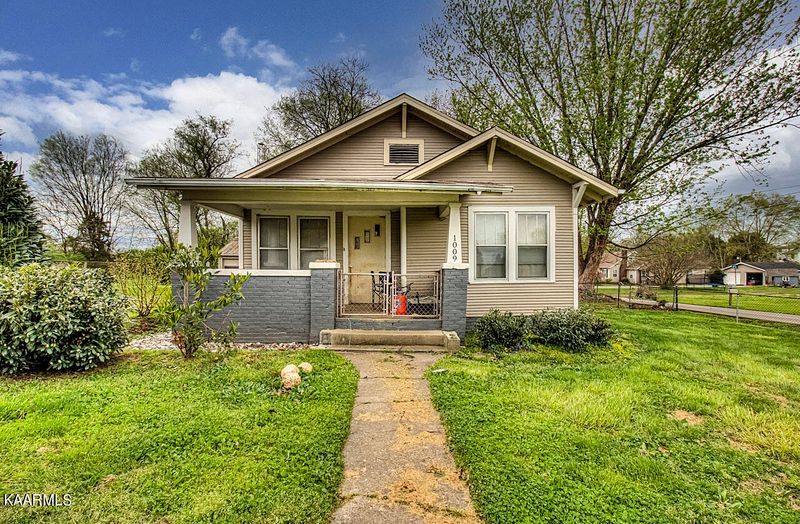 1009 Harrisdale St, Maryville, TN 37801