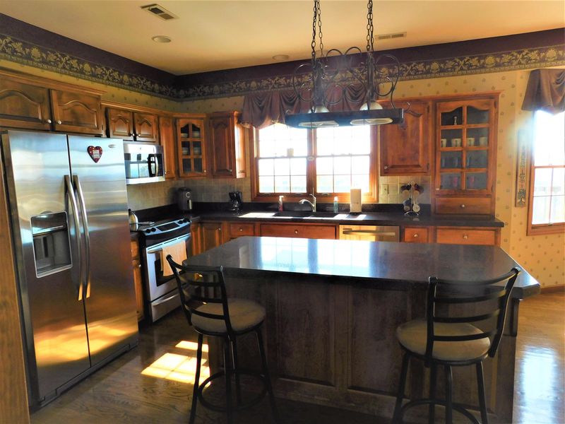 1009 Hilltop Ln, Kodak, TN 37764